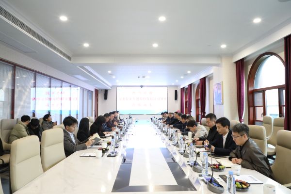 青龍管業(yè)集團(tuán)黨委書記陳家興率隊(duì)到訪遠(yuǎn)東